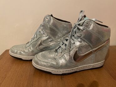 женская спортивка: Новые Оригинал кроссовки на платформе Nike. Заказывали в Америке с