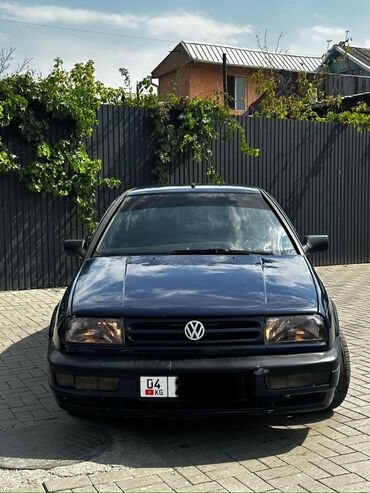 срочно срочно продам машину: Volkswagen Vento: 1995 г., 1.8 л, Механика, Бензин, Седан