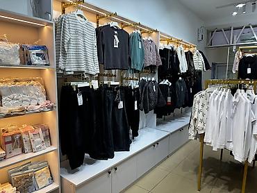 черный ящик: Торговая стойка-ресепшен с подсветкой + встроенный стеллаж - — 7