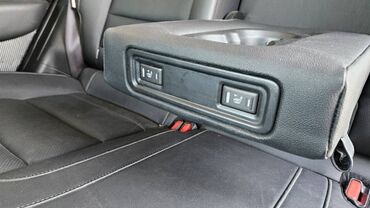 Другие детали салона: Кроссовер с просторным салоном и современным оснащением. Особенности — 10