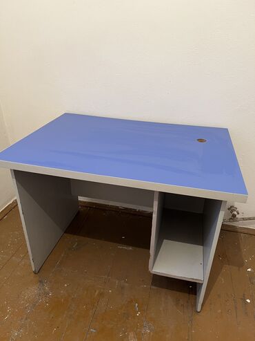 Столы: Продаю офисный стол!