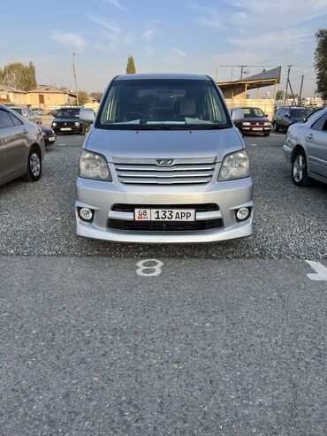 изготовление порогов на авто: Toyota Noah: 2002 г., 2 л, Автомат, Бензин, Вэн/Минивэн