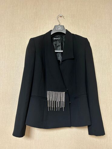 yun qadın koftaları: Qadınlar üçün qara rəngli blazer – Superior brendi - Klassik siluetin