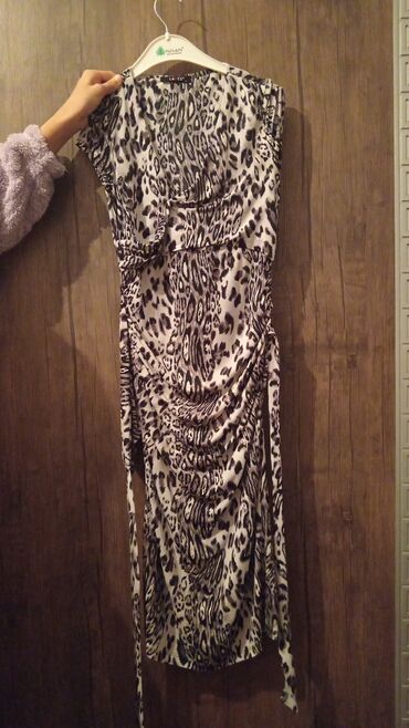 Gündəlik donlar: Ikinci əl 38 razmer bir dəfə geyinilib 80m alınıb 25 m satılır sinə — 10