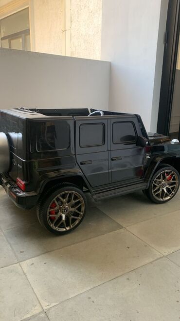 Avtokreslolar: Cemile…Jeep mashin az surulub.Qiymeti 350 man.Unvan Baksovet.Cəmilə
