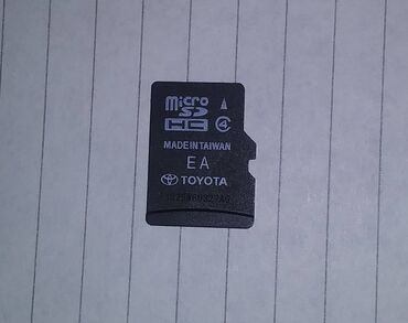 Другие аксессуары для мобильных телефонов: Новая оригинальная microSD флешка на 16gb для телефона или
