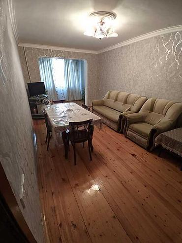 stadion: Bakı, 8-ci kilometr, 4 otaqlı, Köhnə tikili, m. Xalqlar Dostluğu, 100 kv. m — 6