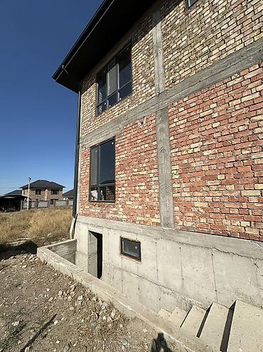 Продажа коттеджей и домов: 🔥Продается Дом 🔥 🏡Район: Оскон Ордо ✅Участок: 4соток 📍Площадь: 255 — 6