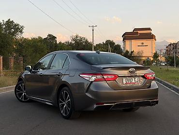 corolla 2016: Toyota Camry: 2020 г., Седан — 5
