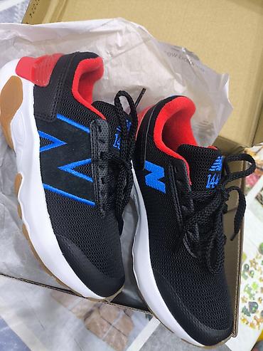 new balance: Rəng - Qara Krossovkalar, Ölçü: 30, Uniseks — 1