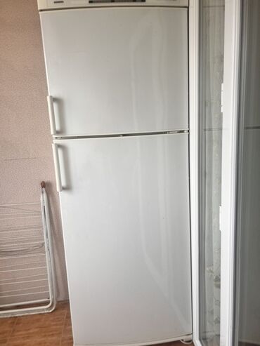 4 qapılı xaladenik: Siemens iki qapılı soyuducu Beyni yanib 130-140 mamat xerci var