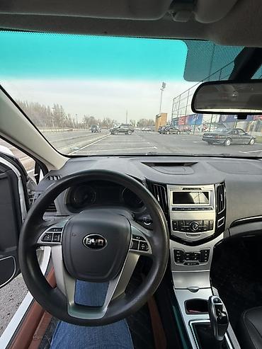BYD: BYD E5: 2019 г., Электромобиль, Седан — 15