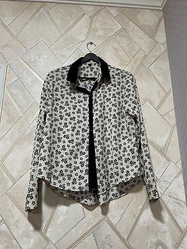 Dəstlər, kostyumlar: Qadın geyimləri seti – 4 ədəd 1) Zərli dekorlu don - Üst hissə: qara — 6