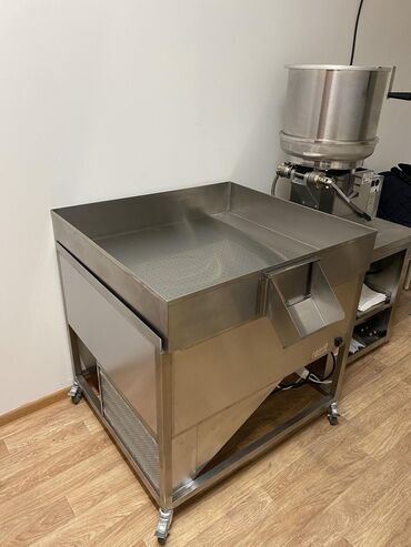 попкорн аппарат: Продам торговое оборудование для производства попкорна. Оборудование