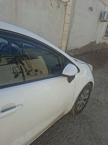 Kia: Kia Rio sedan – ağ rəng, 4 qapı, Azərbaycanda qeydiyyat (90-NR-687 — 4