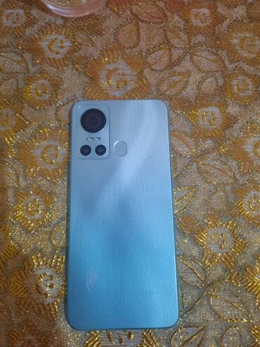 i̇şlənmiş telefon: Az işlenmiş telefondu. Yeniden ferqlenmir. Karopkasi adaptiri var