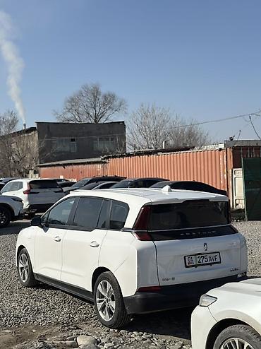 Другие автомобили: Электромобиль Bestune NAT (европейская версия E05), белый, кузов — — 4