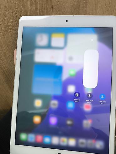 Планшеты: Планшет, Apple, память 64 ГБ, 10" - 11", Wi-Fi, Б/у, Классический цвет - Белый — 3