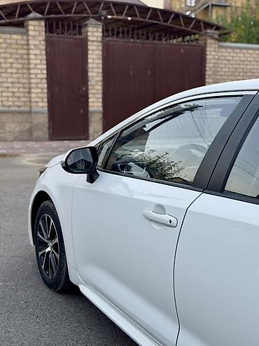 honda corolla: Toyota Corolla: 2022 г., 1.8 л, Вариатор, Гибрид, Седан — 6