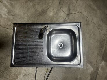 yağmur su çənləri: İşlənmiş Kvadrat Mətbəx çanağı, Şkafsız, Paslanmaz polad, Ünvandan götürmə