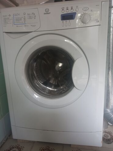 Paltaryuyan maşınlar: Paltaryuyan maşın Indesit, 5 kq, İşlənmiş, Avtomat, Qurutmasız, Kredit yoxdur