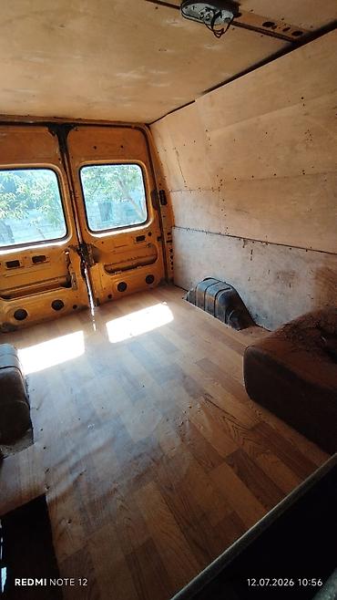 maşın guzgu: Ford Transit yük mikroavtobusu - Korpus: uzun və yüksək damlı, 2 arxa — 6