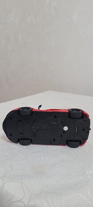 Ferrari: Model maşın – qırmızı superkar kabriolet - Material: metal korpus + — 3