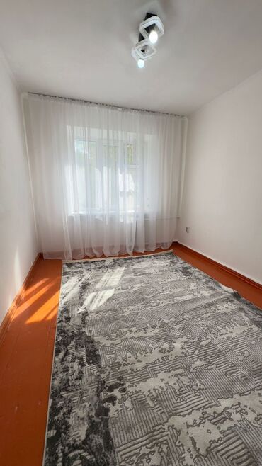 строка кж продажа квартир в бишкеке: 1 бөлмө, 15 кв. м, Жатакана жана мейманкана түрүндө, 3 кабат, Евроремонт