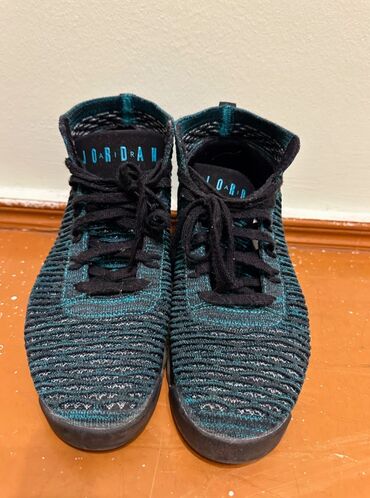 jordan kişi krossovkaları: Nike Jordan 42,5

Original
