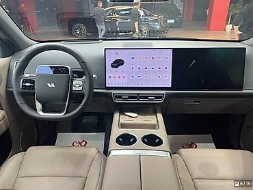 Lixiang: Lixiang L6: 2025 г., 1.5 л, Автомат, Гибрид — 14