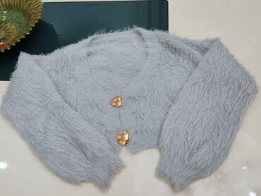 женские бесшовные бюстгальтеры: Plyuş toxumalı qısa kardiqan - Rəng: açıq boz - Material: yumşaq