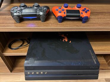 ipad 4: PlayStation 4 Pro / PS4 Pro Model - CUH-7100B Yaddaş - 1 TB DualShock