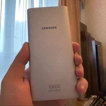 Аксессуары для мобильных телефонов: Продаю powerbank Samsung 10,000 mah с функцией fast charge (быстрая