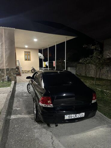 əlimyandı satılan maşınlar: Opel Astra: 1.6 l | 2008 il 260000 km Sedan