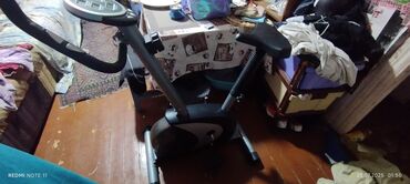 тренажерный велосипед цена бишкек: 🚴‍♂️ Продаю велотренажёр — в отличном состоянии! 💪 Идеален для