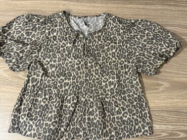 Köynək və bluzalar: Leopard naxışlı qısaqol bluz. 1 dəfə geyinilib. New Yorkerden alinib