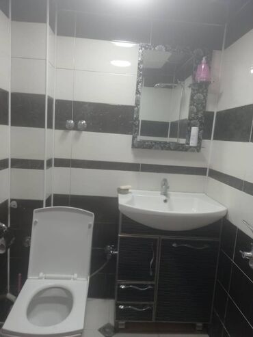 Uzunmüddətli kirayə mənzillər: Elmlərdə, Araz marketin yaxınlığında, 5 mərtəbəli binanın 2-ci — 8