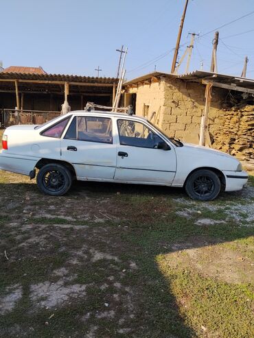 кыймылдаткыч матиз: Daewoo Nexia: 2002 г., 1.5 л, Механика, Бензин, Седан