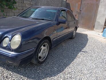 Mercedes-Benz 230: 2.3 л | 1996 г. Седан