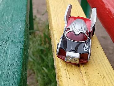 Модели автомобилей: Игрушечная машинка Hot Wheels – Thor (Marvel) - Тематическая модель — 2