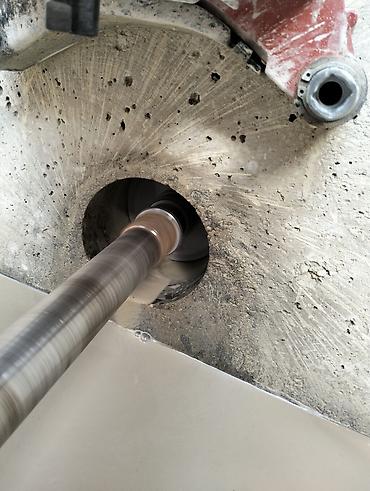 cirkab sularin temizlenmesi: Karot isleri işleri karotcu yer desen deşik açan beton deşən beton — 1