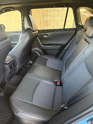 rav4: Toyota RAV4: 2022 г., Автомат, Гибрид — 7