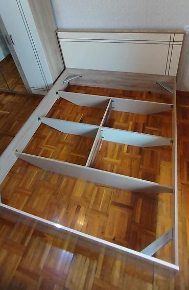Çarpayılar: İki rəng tonunda taxta teksturalı, başlıqlı çarpayı karkası - Ölçü — 4