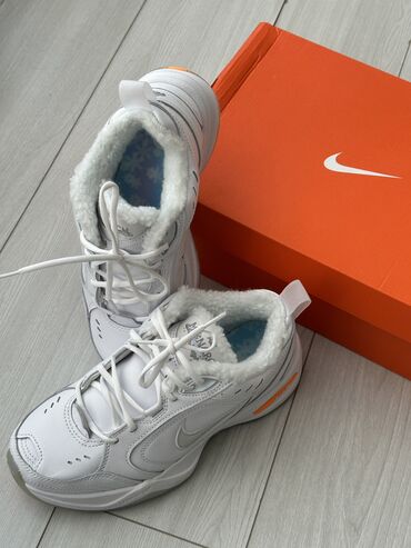 дешевые: Новые оригинальные кроссовки Nike Air Monarch Размеры:40 (немного