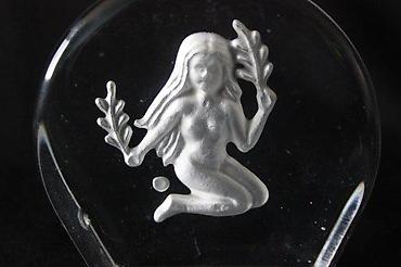 Figure: STARA FIGURA DEVOJKE, LIVENO PESKARENO STAKLO, RETKO | Stara figura — 3