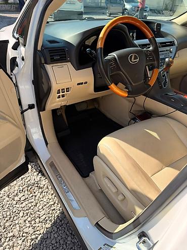 low ll: Lexus RX: 2011 г., Автомат, Бензин, Внедорожник — 5