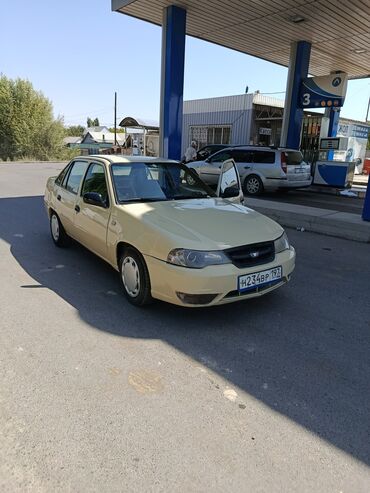 дом в колесах: Daewoo Nexia: 2010 г., 1.5 л, Механика, Бензин, Седан
