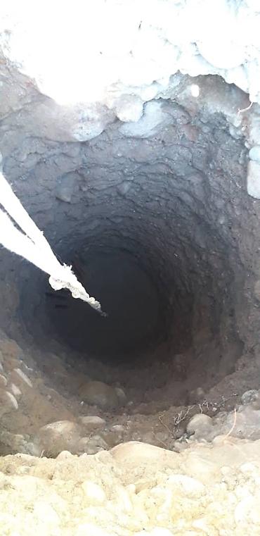 Другие услуги: Пробиваем вручную и бурим устанавливаем насосы проводим дом воду — 9