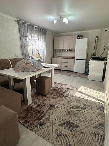 Продажа коттеджей и домов: Маевкадан 4 болмолуу үй сатылат, абалы жакшы сүрөттөгүдөй, удобства — 3