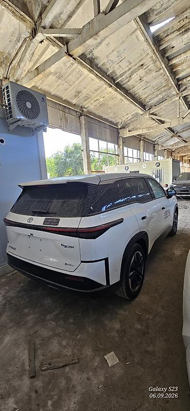 xpeng g3: Toyota bZ3X: 2026 г., 1 л, Автомат, Электромобиль, Кроссовер — 4